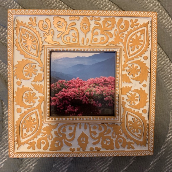 NWT Wooden paisley Opalhouse by Target 4x4 Frame - Picture 1 of 2